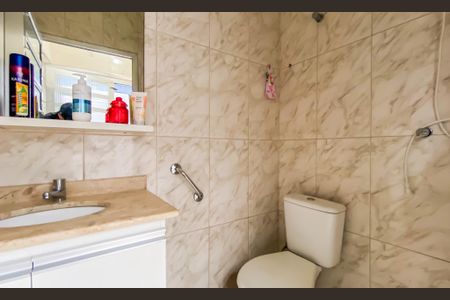 Casa à venda com 147m², 4 quartos e 2 vagas Casa à venda com 147m², 4 quartos e 2 vagasBanheiro de serviço