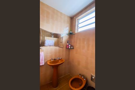 Casa à venda com 147m², 4 quartos e 2 vagas Casa à venda com 147m², 4 quartos e 2 vagasBanheiro da Suíte