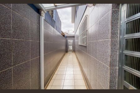 Casa à venda com 147m², 4 quartos e 2 vagas Casa à venda com 147m², 4 quartos e 2 vagasCorredor