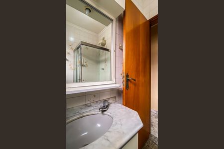 Casa à venda com 147m², 4 quartos e 2 vagas Casa à venda com 147m², 4 quartos e 2 vagasBanheiro