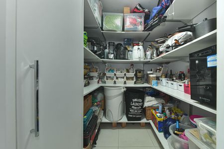 Apartamento à venda com 164m², 4 quartos e 1 vagaÁrea de Serviço - Despensa