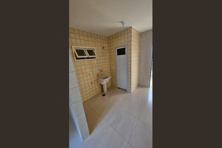 Área de serviço de casa para alugar com 3 quartos, 205m² em Maria Paula, São Gonçalo