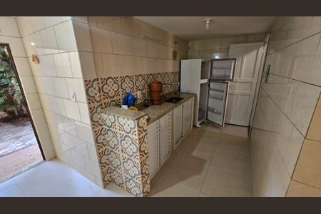 Cozinha de casa para alugar com 3 quartos, 205m² em Maria Paula, São Gonçalo