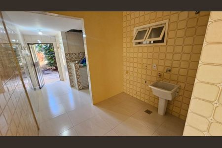 Cozinha de casa para alugar com 3 quartos, 205m² em Maria Paula, São Gonçalo