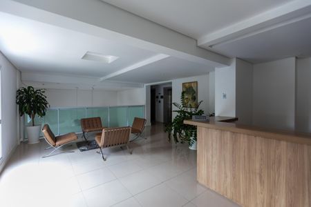 Apartamento à venda com 61m², 2 quartos e 1 vaga Apartamento à venda com 61m², 2 quartos e 1 vagaÁrea Social - Hall Social