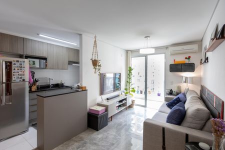 Sala de apartamento à venda com 2 quartos, 61m² em Vila Itapura, Campinas