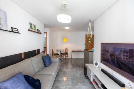 Sala de apartamento à venda com 2 quartos, 61m² em Vila Itapura, Campinas