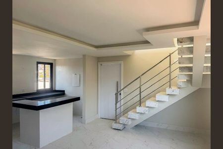 Apartamento à venda com 3 quartos, 140m² em Santa Efigênia, Belo Horizonte