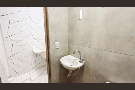 Casa para alugar com 33m², 1 quarto e sem vagaBanheiro