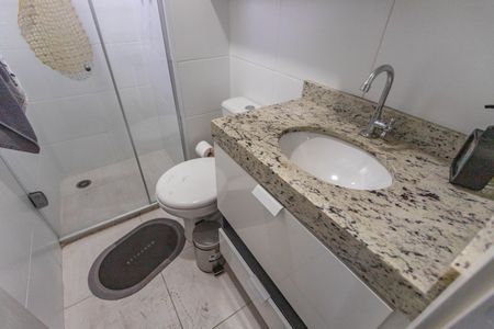 Apartamento para alugar com 62m², 2 quartos e 1 vagaBanheiro da suíte 