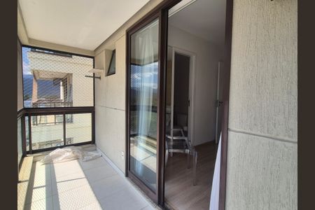 Apartamento à venda com 80m², 2 quartos e 1 vagaVaranda suíte 