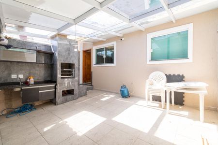 Casa à venda com 70m², 2 quartos e 2 vagasGaragem