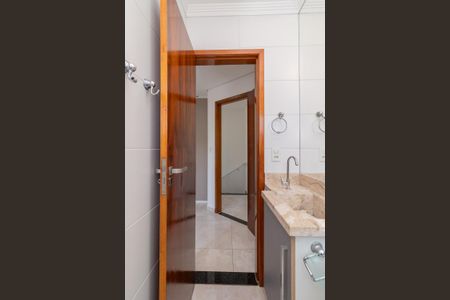 Casa à venda com 70m², 2 quartos e 2 vagasBanheiro da Suíte 2