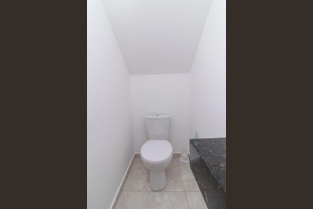 Casa à venda com 70m², 2 quartos e 2 vagasLavabo