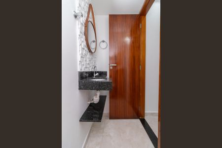 Casa à venda com 70m², 2 quartos e 2 vagasLavabo