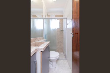 Casa à venda com 70m², 2 quartos e 2 vagasBanheiro da Suíte 2