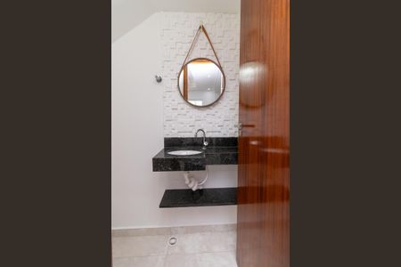 Casa à venda com 70m², 2 quartos e 2 vagasLavabo