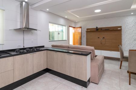 Casa à venda com 70m², 2 quartos e 2 vagasSala e Cozinha