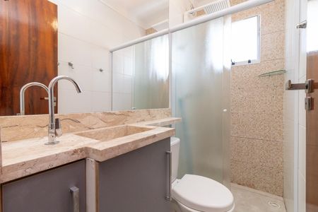 Casa à venda com 70m², 2 quartos e 2 vagasBanheiro da Suíte 2