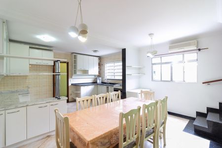 Casa à venda com 116m², 3 quartos e 3 vagas Casa à venda com 116m², 3 quartos e 3 vagasCozinha