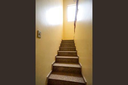 Casa à venda com 750m², 8 quartos e 4 vagasEscada