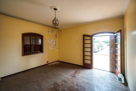 Casa à venda com 750m², 8 quartos e 4 vagasSuíte
