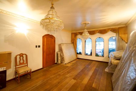 Casa à venda com 750m², 8 quartos e 4 vagasSala