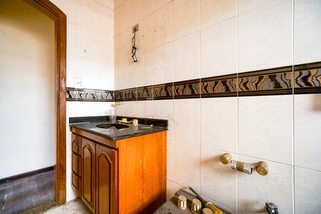 Casa à venda com 750m², 8 quartos e 4 vagasBanheiro da suíte 01