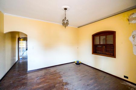 Casa à venda com 750m², 8 quartos e 4 vagasSuíte