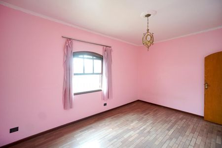 Casa à venda com 750m², 8 quartos e 4 vagasQuarto 02