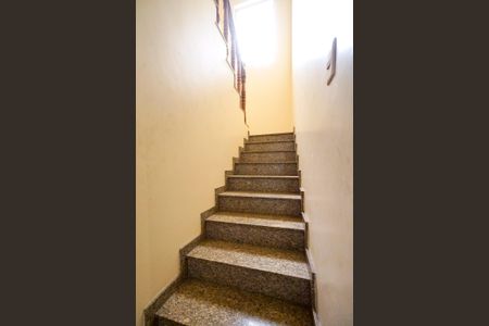 Casa à venda com 750m², 8 quartos e 4 vagasEscada