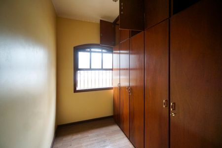 Casa à venda com 750m², 8 quartos e 4 vagasQuarto 01