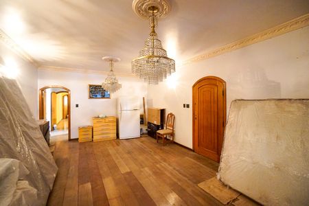 Casa à venda com 750m², 8 quartos e 4 vagasSala