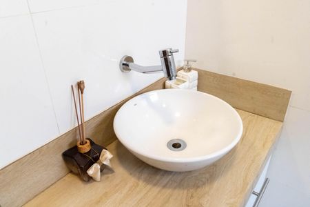 Casa de condomínio para alugar com 300m², 3 quartos e 4 vagasBanheiro 1