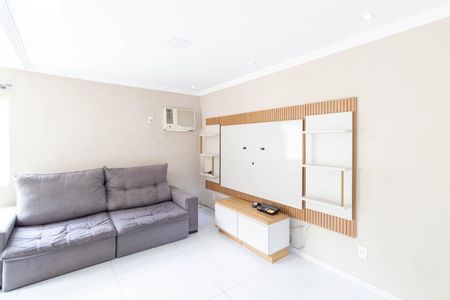 Casa de condomínio para alugar com 300m², 3 quartos e 4 vagasSala