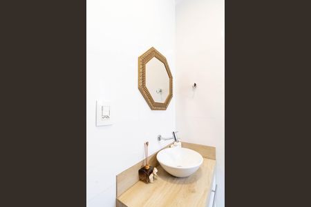 Casa de condomínio para alugar com 300m², 3 quartos e 4 vagasBanheiro 1