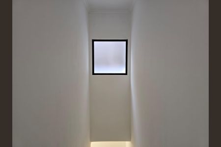 Casa para alugar com 120m², 3 quartos e 2 vagasEscada acessoa aos Quartos 