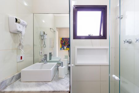 Banheiro de apartamento para alugar com 1 quarto, 40m² em Jardim Paulista, São Paulo