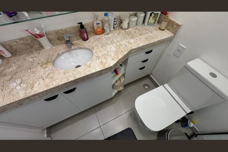 Apartamento à venda com 125m², 3 quartos e 3 vagasBanheiro da Suíte 1