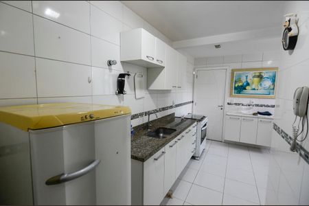 Apartamento para alugar com 105m², 3 quartos e 2 vagasCozinha