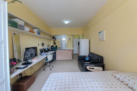 Studio à venda com 30m², 1 quarto e sem vaga Studio à venda com 30m², 1 quarto e sem vagaKitnet
