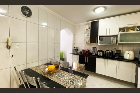 Casa à venda com 250m², 2 quartos e 3 vagasCozinha