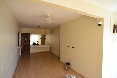 Sala de apartamento para alugar com 2 quartos, 90m² em Barra da Tijuca, Rio de Janeiro