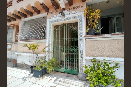 Apartamento à venda com 100m², 2 quartos e 1 vagaFachada e portaria