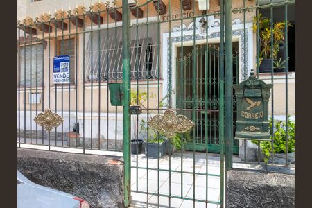 Apartamento à venda com 100m², 2 quartos e 1 vagaFachada e portaria