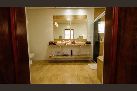 Casa para alugar com 600m², 6 quartos e 4 vagasBanheiro da Suíte 3