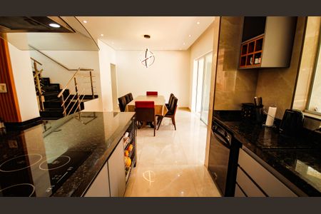 Casa para alugar com 600m², 6 quartos e 4 vagasCozinha