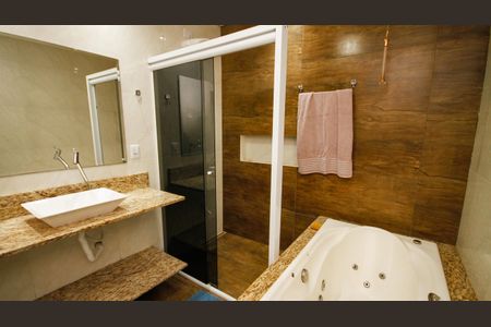 Casa para alugar com 600m², 6 quartos e 4 vagasBanheiro da Suíte 1