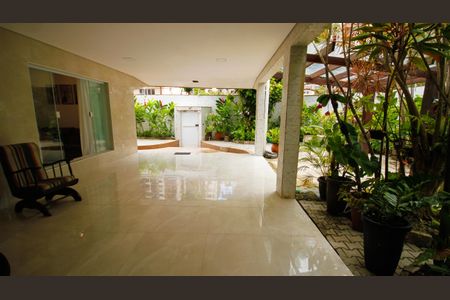 Casa para alugar com 600m², 6 quartos e 4 vagasHall de entrada