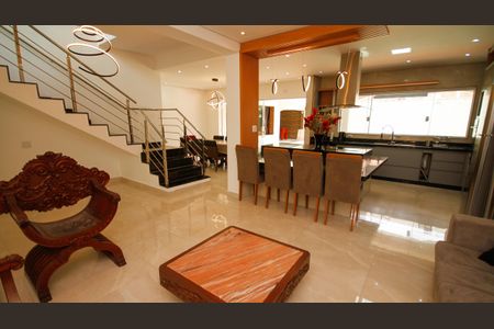 Casa para alugar com 600m², 6 quartos e 4 vagasSala de Estar